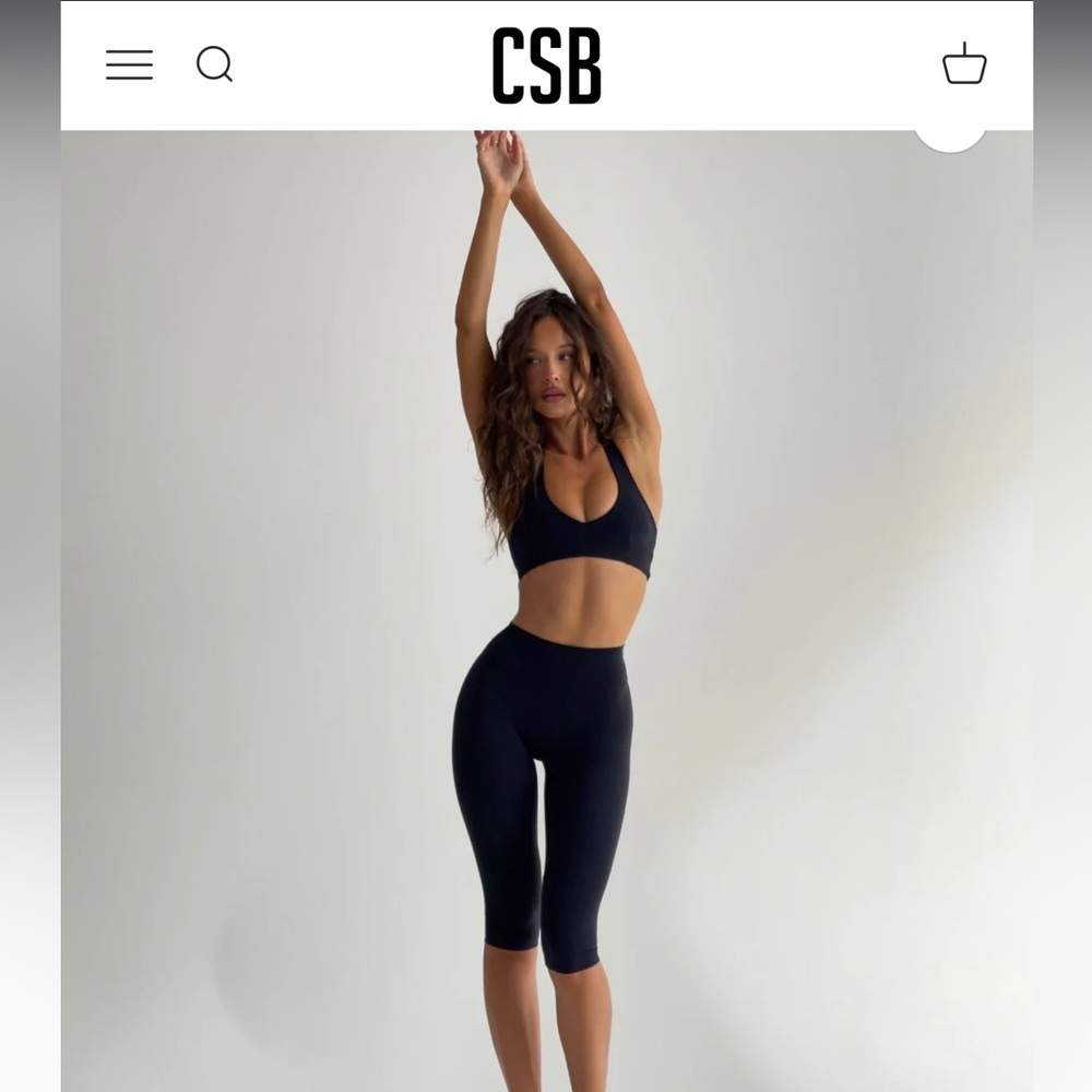 Form invisible scrunch capri by CSB- sold out online